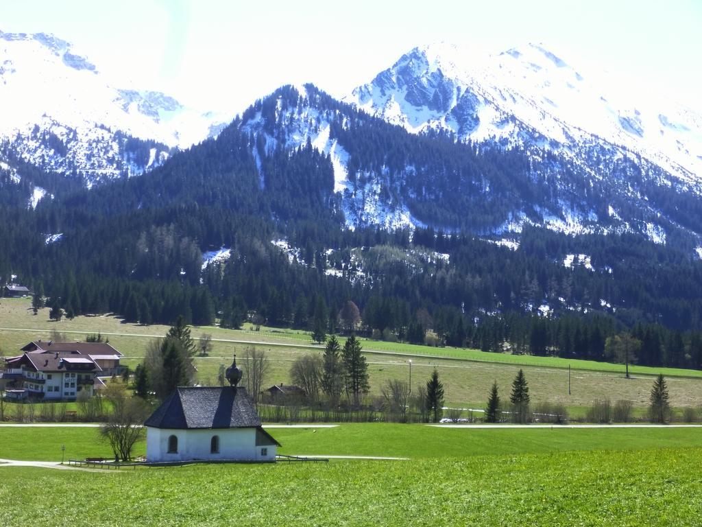 Haus Alpenland Hotel Tannheim Exterior foto